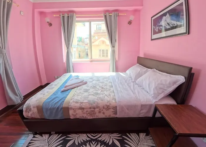 Homemandu Apartament *